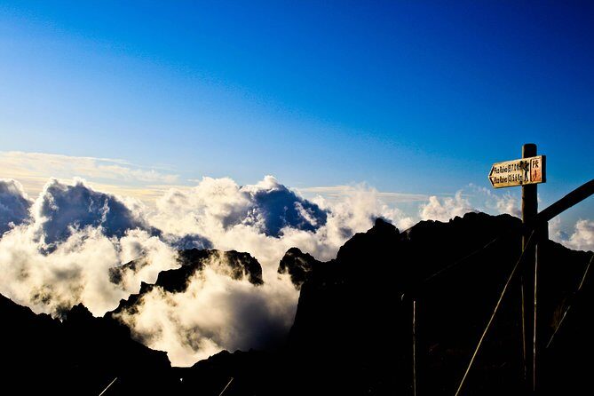 Pico do Areeiro to Pico Ruivo (PR 1) - Hiking Tour in Madeira - PR1 Ridge-To-Peak: what makes this Madeira hike special