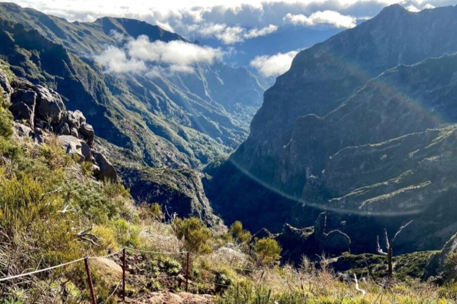 Pico Do Arieiro Pico Ruivo Sunrise or Morning Hike Transfers - Finishing at Achada do Teixeira: where the van rescue kicks in