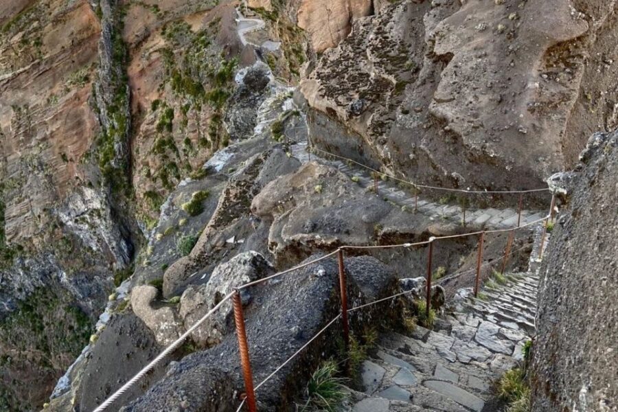Pico Do Arieiro Pico Ruivo Sunrise or Morning Hike Transfers - Should you book Pico do Arieiro–Pico Ruivo transfer hike?