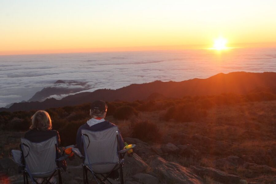 Pico do Arieiro: Private 4x4 Sunrise Trip with Hot Drinks - Weather changes and what the guide does when fog shows up