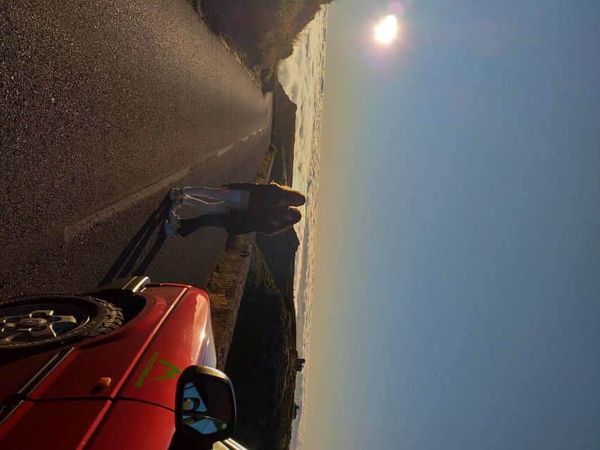 Pico do Arieiro: Private 4x4 Sunrise Trip with Hot Drinks - What to bring so you stay warm and enjoy the waiting