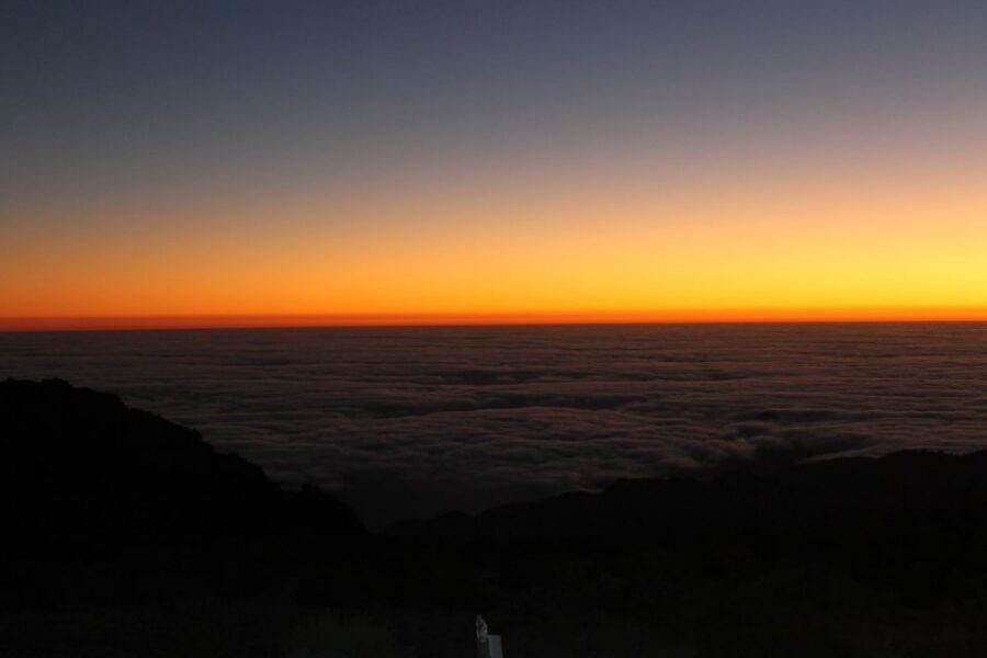 Pico do Arieiro: Private 4x4 Sunrise Trip with Hot Drinks - Private pickup and the 4x4 ride from Funchal or Caniço