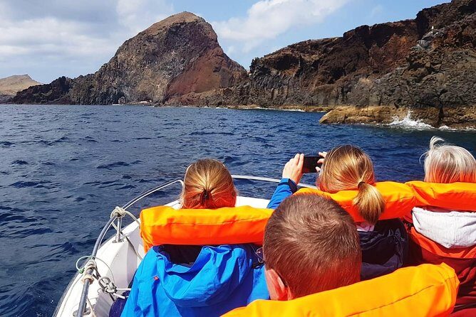 Ponta de São Lourenço Boat Tour - Small-group attention (max 8): you’ll actually hear the guide