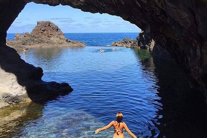 Porto Moniz Lava Pools, Fanal Forest and Skywalk 4x4 Experience - Vereda do Fanal: centenary trees in the Laurissilva forest