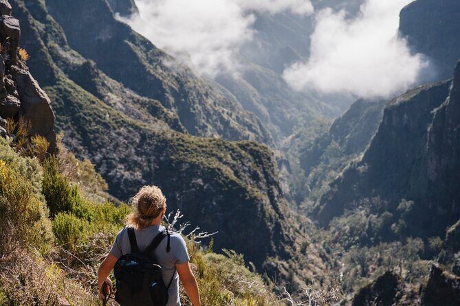 PR1 Pico do Arieiro Self-Guided Hiking Transfer (Morning slot) - Weather and crowds: the two variables you can’t control