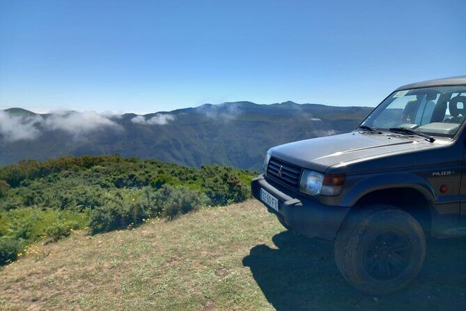 Private 4x4 Jeep Full Day to Santana or Porto Moniz - Miradouro do Pináculo: first big views