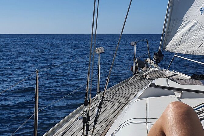 Private Cruise with Wine Tasting in Funchal Bay - Private Sailing Meets Madeira Wine at 4:00 pm