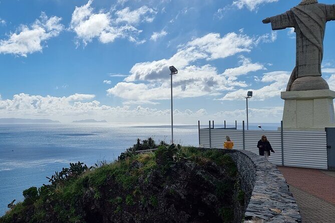 Private Half day tour (8 seat Mercedes Vito) - Stop 2: Pico dos Barcelos Viewpoint and a Quick Café Break