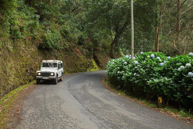 SANTANA Combo Expedition (Jeep & Levada Walk) - Shared Tour - Santana’s Thatch-Roof Houses and the Practical Lunch Break