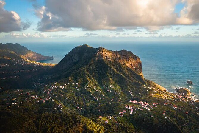 Santana / Typical Houses Tour - Pico do Arieiro at 1,818m: the cloud-crossing viewpoint