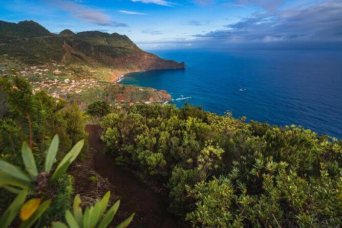 Santana / Typical Houses Tour - Camacha: rural Madeira, wicker and cane tradition