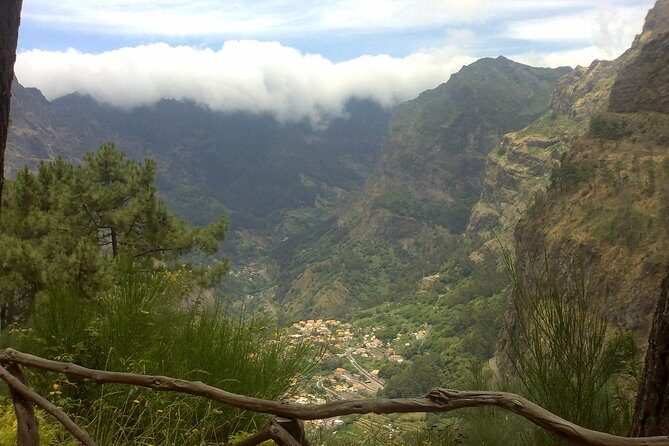 Scenic Route - Nuns Valley Tour - Valley of the Nuns (Curral das Freiras): the 16th-century reason the name exists