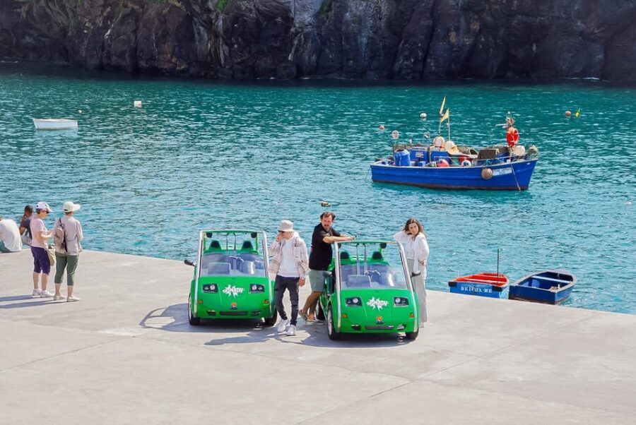 Self-drive Guided Tour | Explore Funchal on an Electric Car - How the electric car + app guidance works on the road
