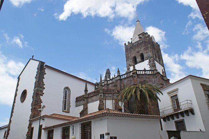 Self-Guided Sightseeing Tour on an Eletric Car | Funchal - Key highlights before you start