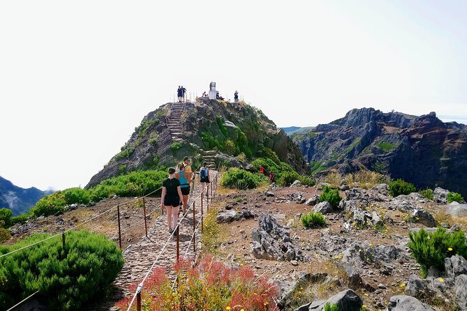 Sunrise Guided Hike PR1 Pico do Areeiro Pico Ruivo small group - Small-group value: up to 8 people changes the whole vibe