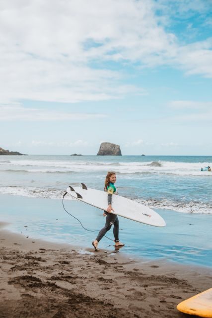 Surf lesson in Madeira - Getting to the surf spot: Funchal pickup or self-drop at Porto da Cruz