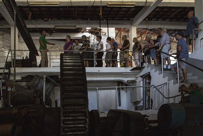 The Best of the South - Jeep Safari - Full Day - Shared Tour - Ponta do Pargo lighthouse: 1920s history plus coastal scale