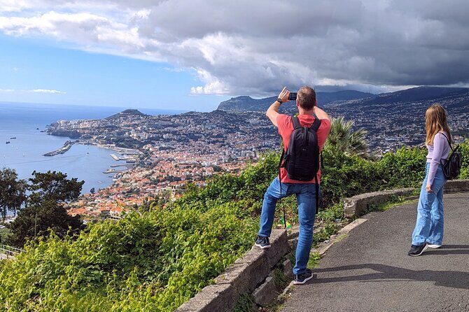 The Fabulous Pico do Arieiro: Half-day Private Tour - PR11 Levada dos Balcões in the UNESCO Laurissilva forest