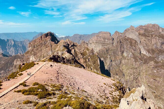 Transfer from Achada do Teixeira to Pico do Arieiro - Transfer to Pico do Arieiro That Saves You From Backtracking