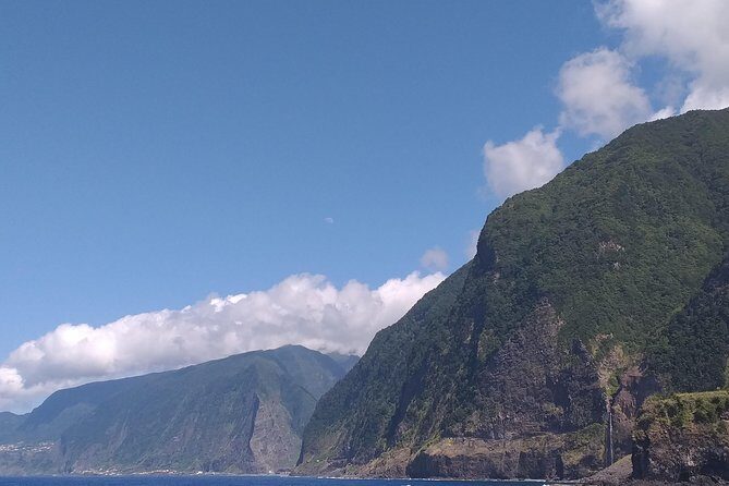West Tour - 4x4 (Small Group) - Praia do Seixal: black sand, vineyards, waves, and basalt cliffs